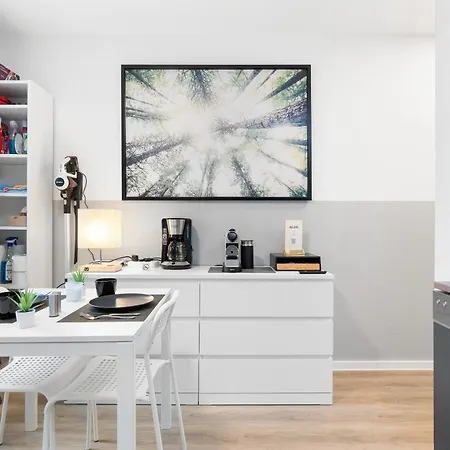 Federnest Living Messe Monteure Budget Einfache Komfortable 2 Personen Vollausstattung Wlan Tv 55 Zoll Netflix Hochwertige Kueche Und Bad Duisburg