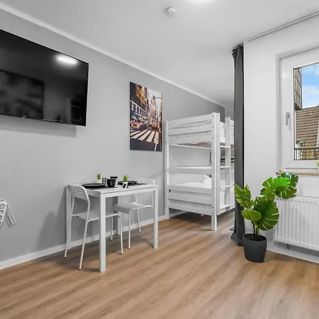 Federnest Living Messe Monteure Budget Einfache Komfortable 2 Personen Vollausstattung Wlan Tv 55 Zoll Netflix Hochwertige Kueche Und Bad *