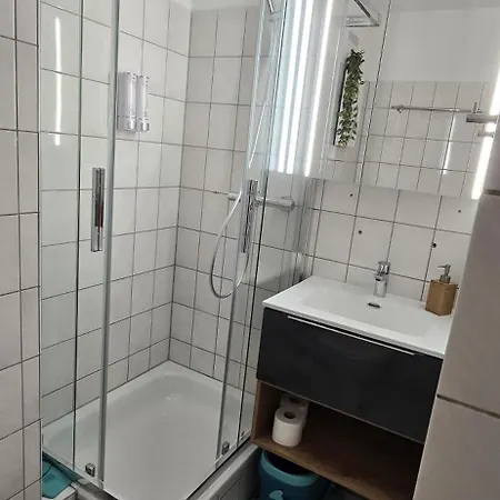 Federnest Living Messe Monteure Budget Einfache Komfortable 2 Personen Vollausstattung Wlan Tv 55 Zoll Netflix Hochwertige Kueche Und Bad Apartment