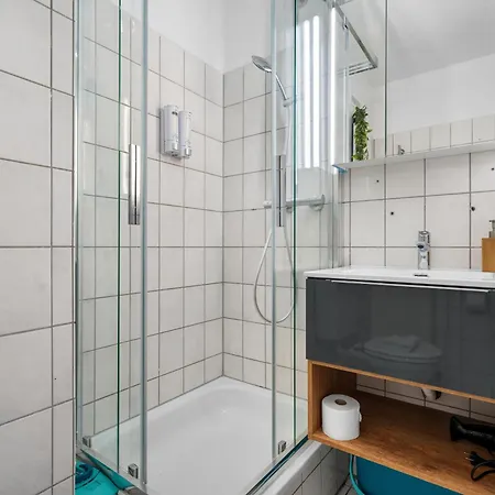 Federnest Living Messe Monteure Budget Einfache Komfortable 2 Personen Vollausstattung Wlan Tv 55 Zoll Netflix Hochwertige Kueche Und Bad Apartment