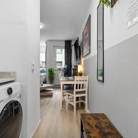 Federnest Living Messe Monteure Budget Einfache Komfortable 2 Personen Vollausstattung Wlan Tv 55 Zoll Netflix Hochwertige Kueche Und Bad Apartment *