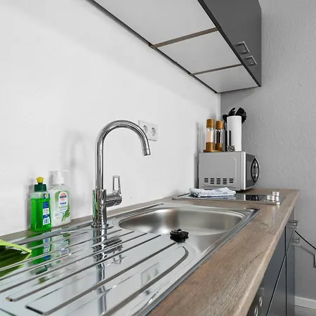 Apartment Federnest Living Messe Monteure Budget Einfache Komfortable 2 Personen Vollausstattung Wlan Tv 55 Zoll Netflix Hochwertige Kueche Und Bad